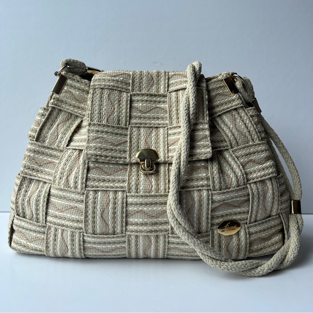 Vintage 1970’s Fiona Woven Straw Purse